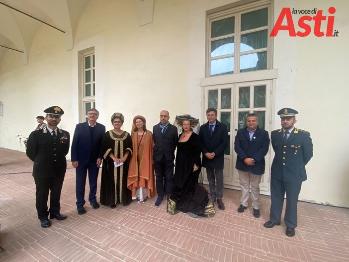 La pioggia battente non ferma Arti e Mercanti. Inaugurata la XXI edizione (FOTO)