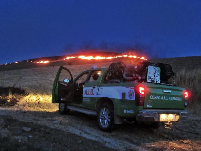 Mezzi dell'AIB Piemonte impegnati contro gli incendi boschivi nel sud Italia Mezzi dell'AIB Piemonte impegnati contro gli incendi boschivi nel sud Italia