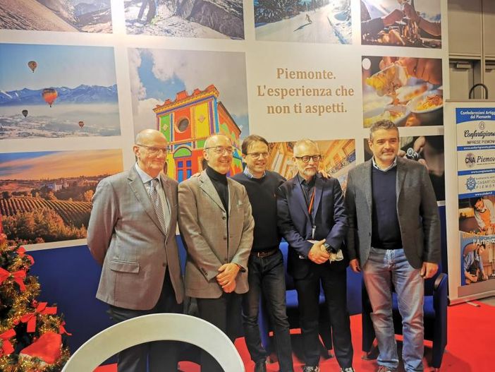 38 le aziende piemontesi presenti ad Artigiano in Fiera. Tronzano: "Ai giovani ricordo di non avere paura del lavoro manuale” 38 le aziende piemontesi presenti ad Artigiano in Fiera. Tronzano: "Ai giovani ricordo di non avere paura del lavoro manuale”