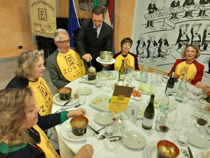 Solidarietà e buon cibo decretano il successo della “Bagna Cauda dello Zonta” Solidarietà e buon cibo decretano il successo della “Bagna Cauda dello Zonta”