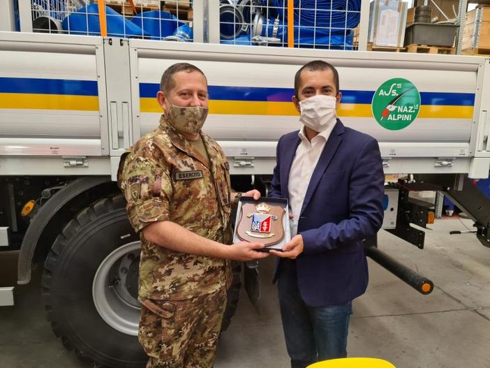 Operazione Luto. Protezione civile ed esercito insieme per i soccorsi durante le alluvioni Operazione Luto. Protezione civile ed esercito insieme per i soccorsi durante le alluvioni