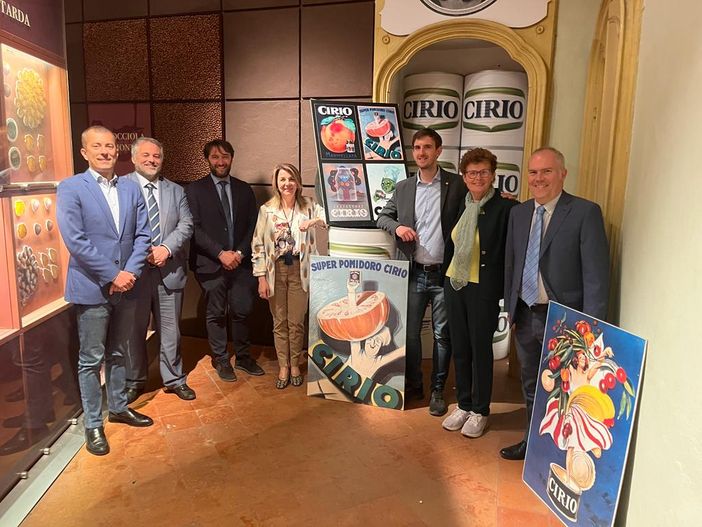 I sindaci di Nizza e Fontanile con autorità I sindaci di Nizza e Fontanile con autorità