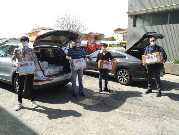 Diecimila mascherine e disinfettanti donati al Comune di Asti da Sushiko e Keven Store Diecimila mascherine e disinfettanti donati al Comune di Asti da Sushiko e Keven Store