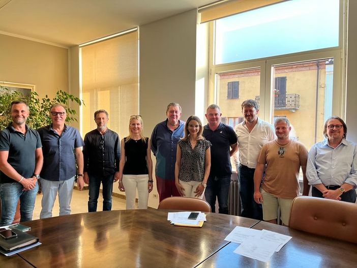 Gruppo di amministratori del direttivo con Angelica Corino