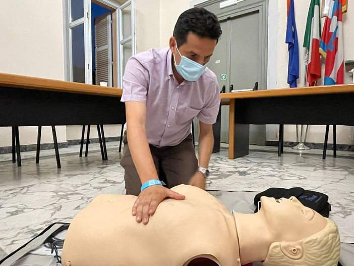 Castelnuovo Belbo tra i comuni cardioprotetti dell'Astigiano. Per i partecipanti un corso di FormInLife Castelnuovo Belbo tra i comuni cardioprotetti dell'Astigiano. Per i partecipanti un corso di FormInLife