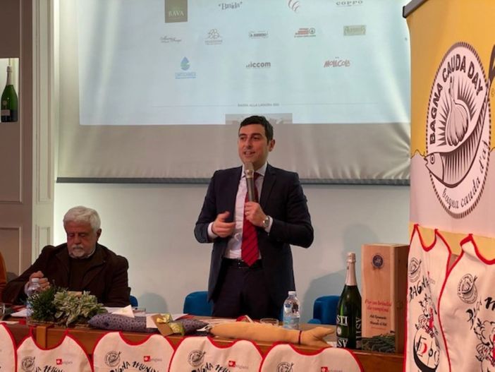 Il Bagna Cauda Day 'sposa' il Mercato contadino Campagna Amica Il Bagna Cauda Day 'sposa' il Mercato contadino Campagna Amica