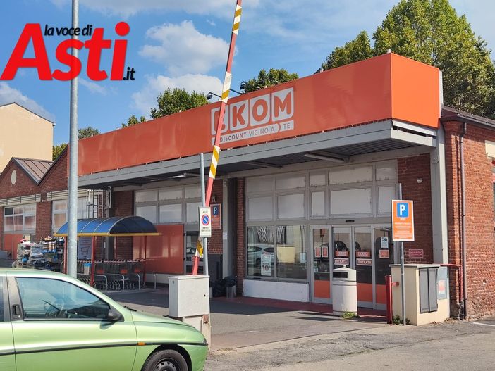Chiude definitivamente il supermercato Ekom di corso Alessandria Chiude definitivamente il supermercato Ekom di corso Alessandria