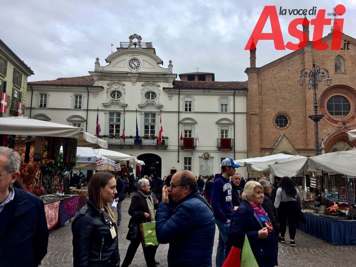 Una foto di una passata edizione della Fiera Carolingia Una foto di una passata edizione della Fiera Carolingia