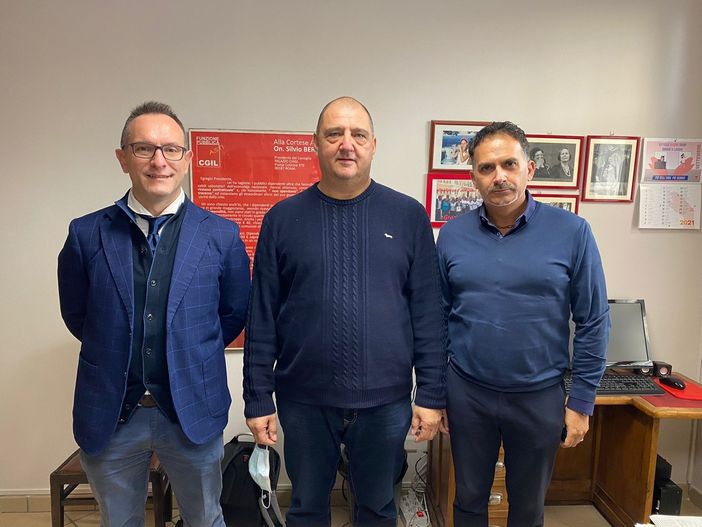 Un momento della giornata di ieri alla Cgil astigiana Un momento della giornata di ieri alla Cgil astigiana