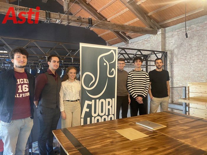 Gli organizzatori con i partner di 'Tessuti urbani' e 'Cuba libri'