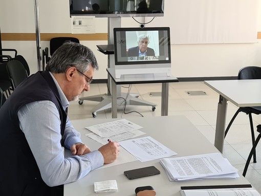 Cure covid a domicilio, Icardi: "Dialogo aperto sull'utilizzo dell'idrossiclorochina"