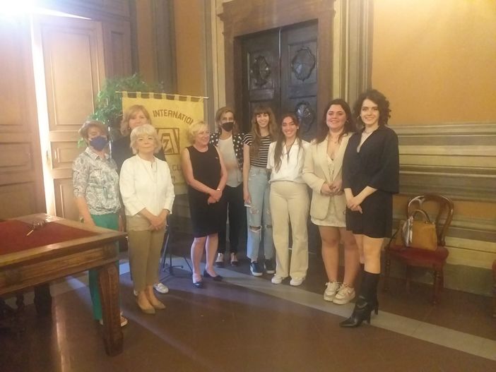 Assegnata la borsa di studio dello Zonta Club di Asti Assegnata la borsa di studio dello Zonta Club di Asti