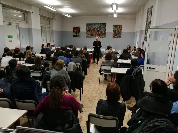 Successo per la serata del 'Cantiere genitori' della scuola Parini