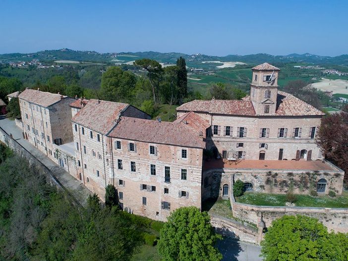 Una veduta del castello di Montiglio