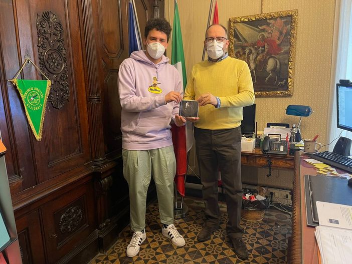 La consegna del CD La consegna del CD