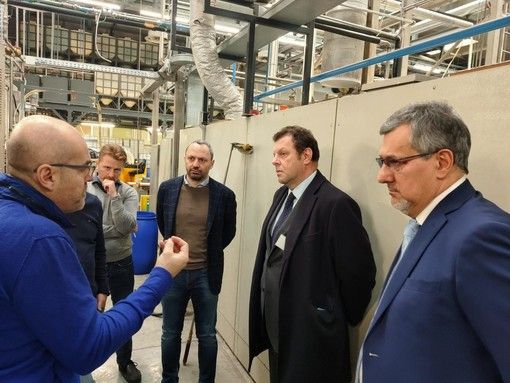 Nell’Albese è partita la produzione delle mascherine destinate a medici e infermieri del Piemonte [FOTO E VIDEO]