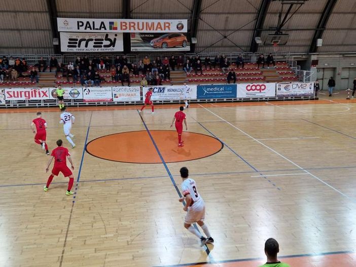 Una boccata d’ossigeno per l’Orange Futsal che batte Fenice Venezia Una boccata d’ossigeno per l’Orange Futsal che batte Fenice Venezia