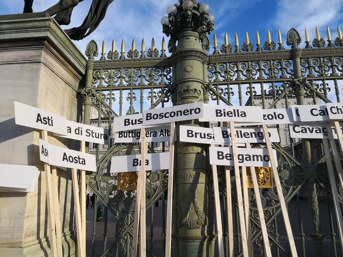Il nord Italia scende in piazza a Torino per il sì Tav