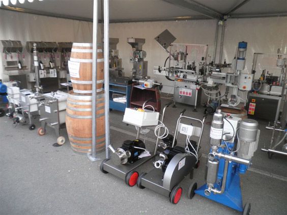 Scorcio di un'azienda enomeccanica di Canelli