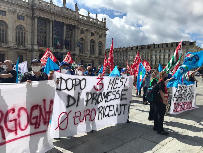 Il dramma dei lavoratori dei treni: "Da marzo senza un euro, non possiamo permetterci un piatto di pasta" [VIDEO]