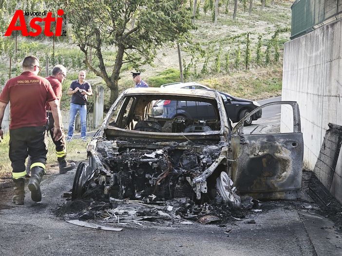 È residente a Nizza Monferrato l'uomo di 39 anni che oggi ha dato fuoco alla sua auto a Canelli