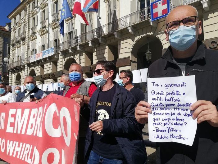 Presidio lavoratori ex Embraco di fronte alla Regione