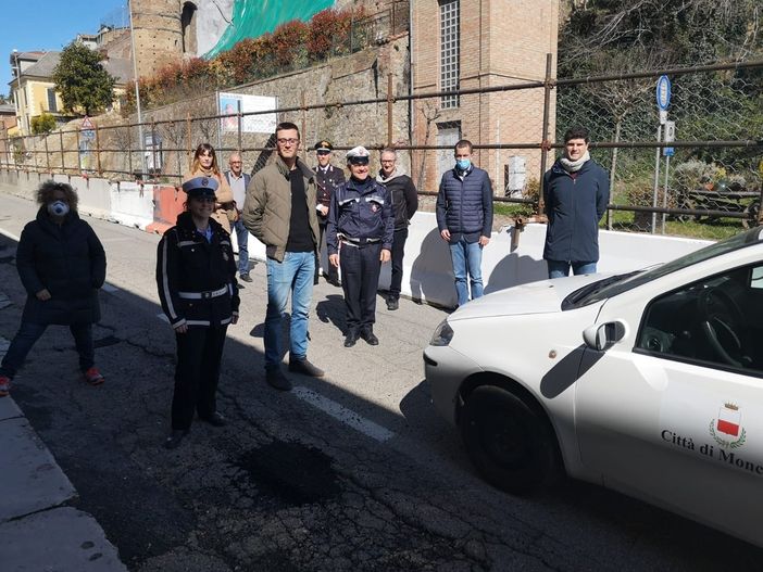 A Moncalvo riapre il tratto di strada in corso XXV Aprile chiuso dopo il crollo del muro. Il sindaco Orecchia: “Un grande traguardo raggiunto con il duro lavoro” A Moncalvo riapre il tratto di strada in corso XXV Aprile chiuso dopo il crollo del muro. Il sindaco Orecchia: “Un grande traguardo raggiunto con il duro lavoro”