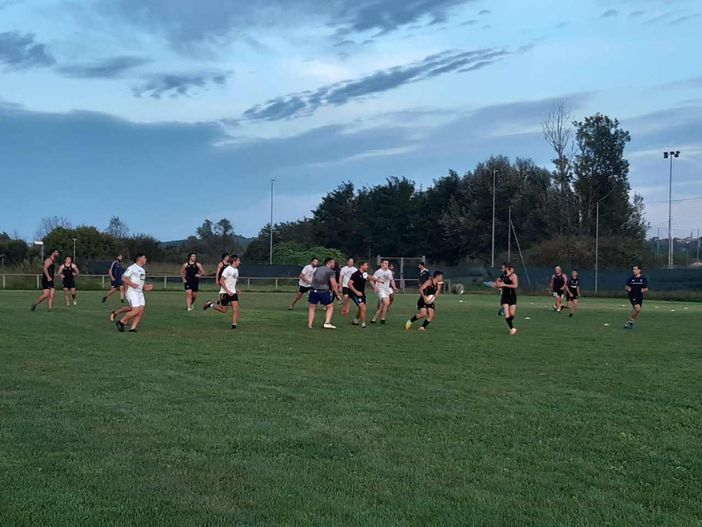 Preparazione al via per i “leoni” della palla ovale Preparazione al via per i “leoni” della palla ovale
