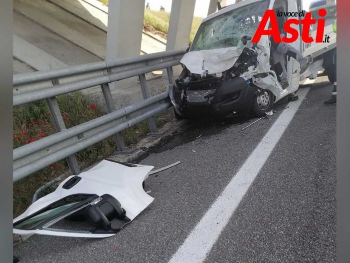 Grave incidente sul tratto di A21 tra Felizzano ed Asti: intervenuto l'elisoccorso Grave incidente sul tratto di A21 tra Felizzano ed Asti: intervenuto l'elisoccorso