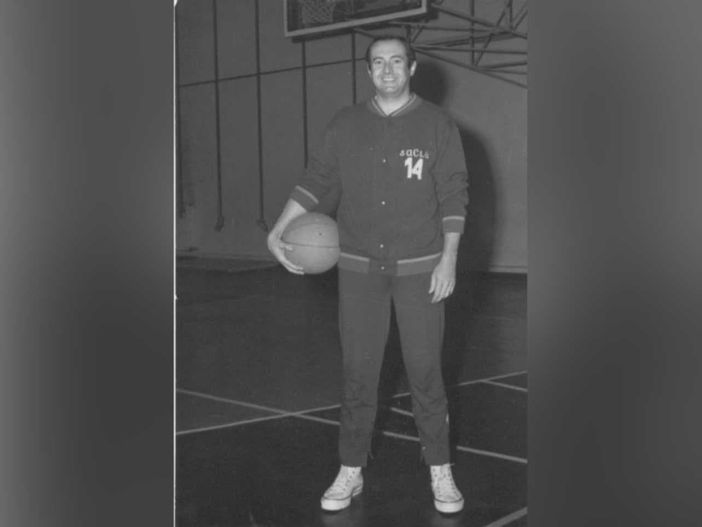 Un giovane Andrea Ravalico quando giocava nella Saclà Asti, a fine articolo il team astigiano e una foto recente dell'ex atleta scomparso. Tutte le immagini sono tratte dalla sua pagina Facebook