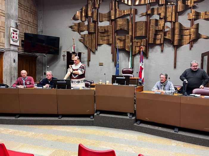 Casa di riposo verso la chiusura, l'ira dei sindacati: "Come è possibile trasferire 132 ospiti e 110 dipendenti in qualche giorno?" Casa di riposo verso la chiusura, l'ira dei sindacati: "Come è possibile trasferire 132 ospiti e 110 dipendenti in qualche giorno?"