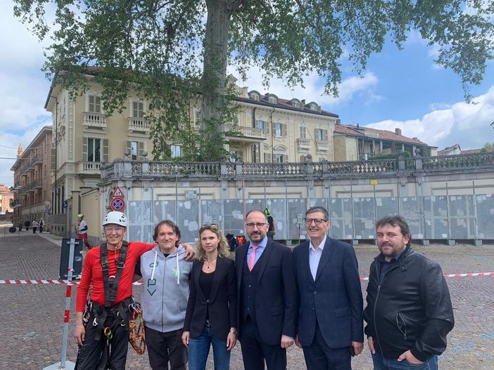 Successo per l'iniziativa "Sopra e sotto il platano di Alfieri"