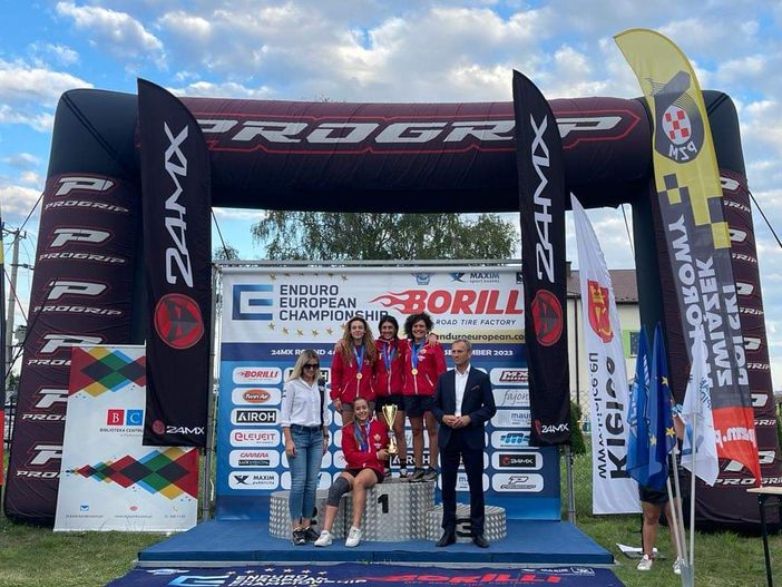 Anche Sabrina Lazzarino, del moto club Alfieri, è salita sul podio agli Europei di enduro