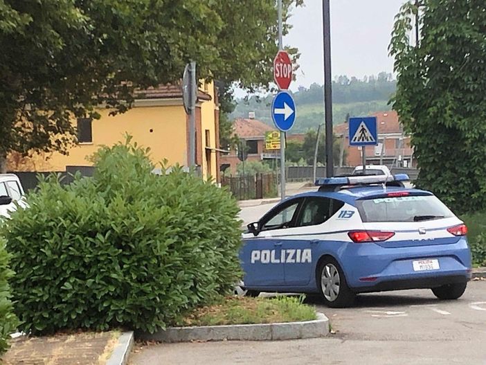 Una Volante della Questura astigiana Una Volante della Questura astigiana
