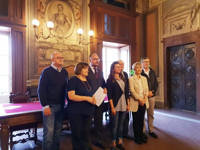 75 quintali di alimenti, 150 volontari, 18 supermercati e negozi coinvolti, 500 chili di cibo per animali 75 quintali di alimenti, 150 volontari, 18 supermercati e negozi coinvolti, 500 chili di cibo per animali