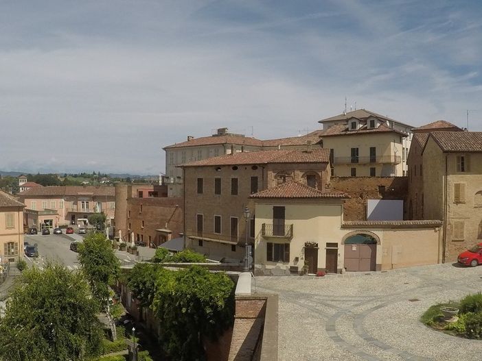 "Una luce attraverso": dal 16 aprile all'11 giugno una nuova mostra alla Casa dell'Artista di Portacomaro "Una luce attraverso": dal 16 aprile all'11 giugno una nuova mostra alla Casa dell'Artista di Portacomaro