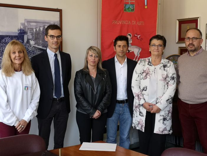 Uomini che amano le donne: il Premio Standout Woman Men 4 Women all'astigiano Matteo Scarpa Uomini che amano le donne: il Premio Standout Woman Men 4 Women all'astigiano Matteo Scarpa