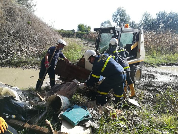 Anche i volontari di Protezione Civile &quot;Città di Asti&quot; ha partecipato a &quot;Puliamo il mondo&quot; in zona &quot;Isolone&quot; [FOTO]