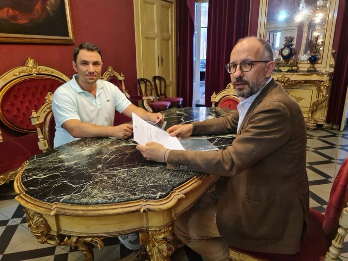 Asti e Isola ancora più vicino. Incontro tra Maurizio Rasero e Michael Vitello Asti e Isola ancora più vicino. Incontro tra Maurizio Rasero e Michael Vitello