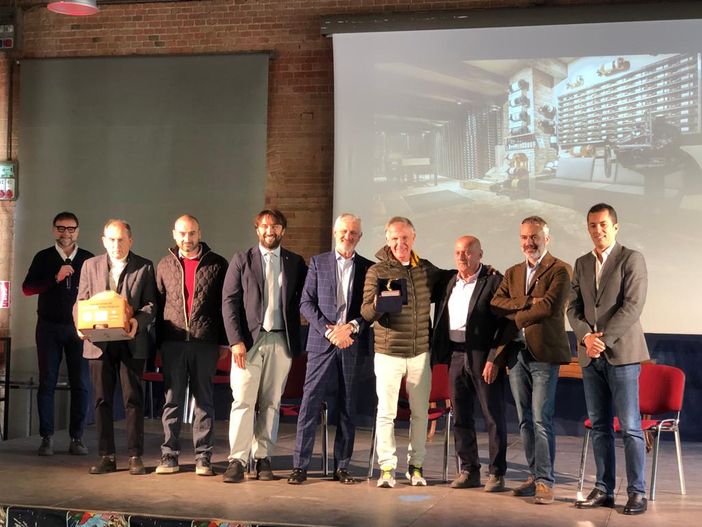 Maurilio Garola vince il "Gobbo d'oro" per il premio Nizza è Bagna Cauda 2023 Maurilio Garola vince il "Gobbo d'oro" per il premio Nizza è Bagna Cauda 2023