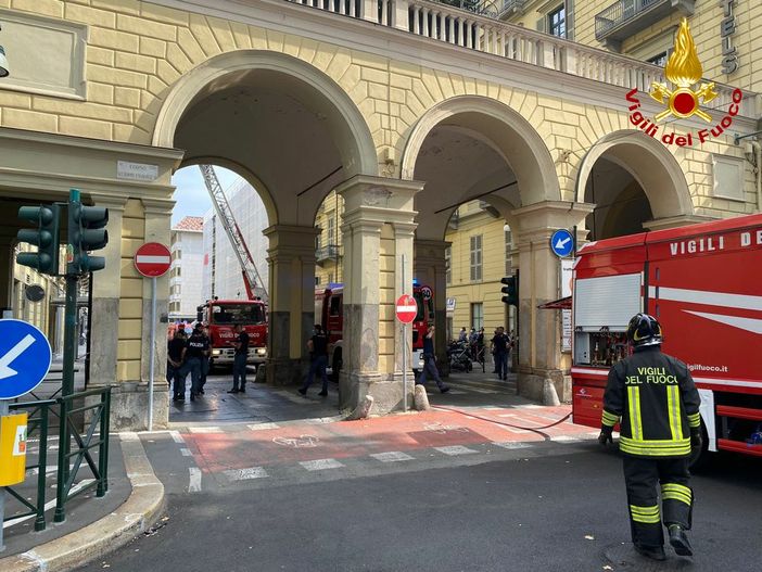 Anche i vigili del fuoco di Asti in supporto a Torino per l'incendio di piazza Carlo Felice Anche i vigili del fuoco di Asti in supporto a Torino per l'incendio di piazza Carlo Felice