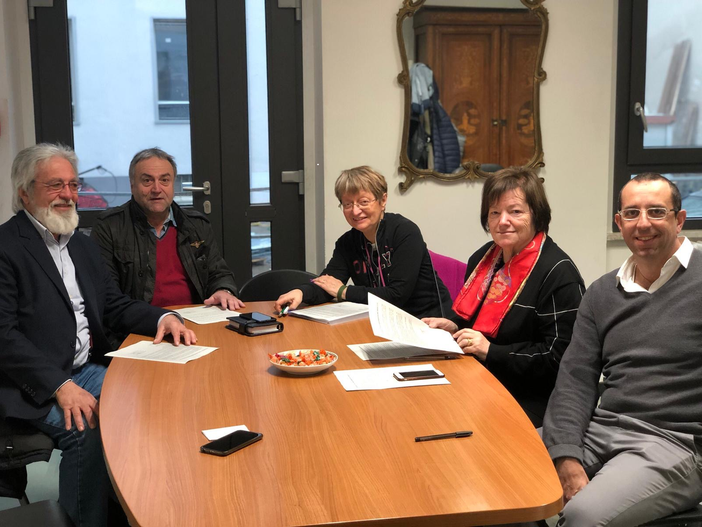 Da sinistra: Piero Valpreda, Piero Coltella, Carmen Soffranio, Mariangela Cotto e il Dirigente delle Politiche Sociali Roberto Giolito