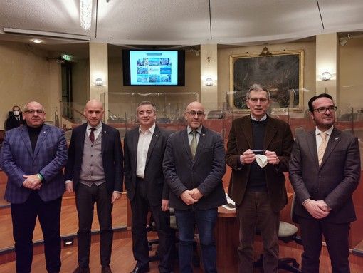 L'ufficio di presidenza del Consiglio regionale del Piemonte in scadenza L'ufficio di presidenza del Consiglio regionale del Piemonte in scadenza