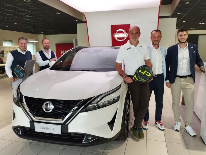 Da dx Riccardo Siano, brand manager del gruppo Errebi Auto per Nissan; Roberto Garrone, uno dei soci di Waya Padel; Stefano Borsello, AD e direttore Marketing Errebi; Alfonso Pepe, direttore commerciale gruppo Errebi; Michele Maniccia, Nissan Italia