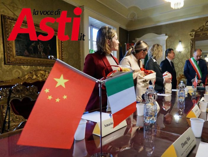 Un'immagine d'archivio di una precedente visita di delegazione cinese