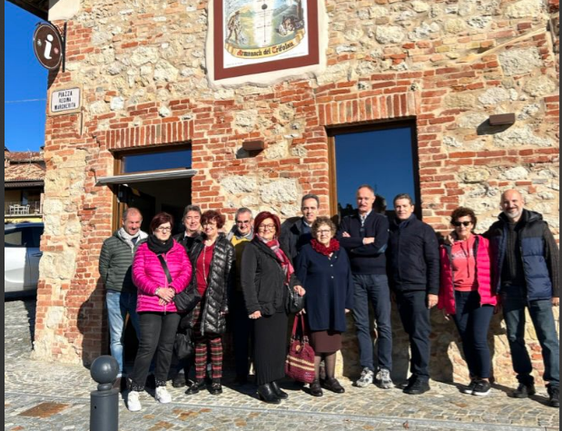 Nell'immagine il gruppo del neonato Infopoint con il direttore Atl LMR Bruno Bertero Nell'immagine il gruppo del neonato Infopoint con il direttore Atl LMR Bruno Bertero