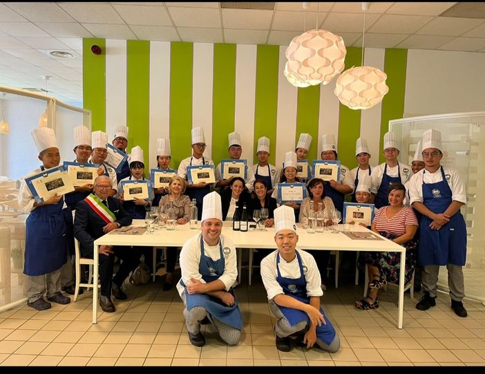 Da Taiwan, Cile e Mongolia per il primo corso autunnale di cucina all'ICIF di Costigliole