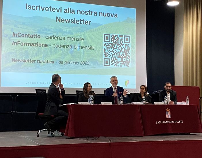 Il presidente Rabino (al centro) nel corso dell'assemblea Il presidente Rabino (al centro) nel corso dell'assemblea