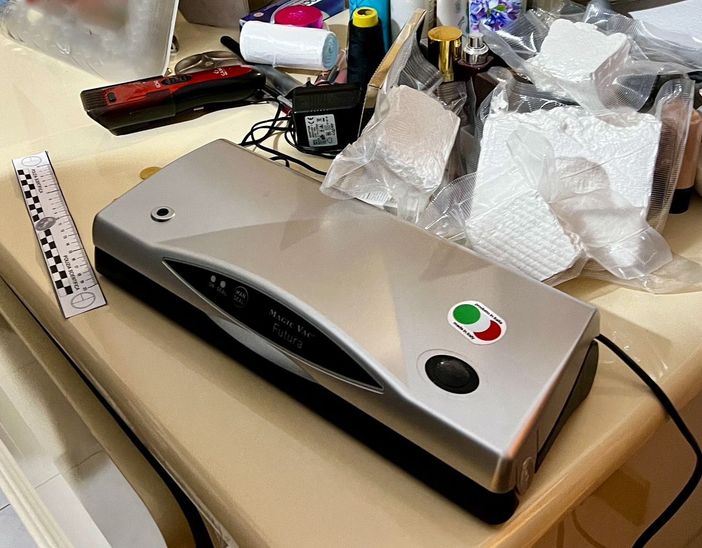 Asti: detiene un chilo di cocaina pura in camera da letto, la polizia arresta uno spacciatore in corso Casale Asti: detiene un chilo di cocaina pura in camera da letto, la polizia arresta uno spacciatore in corso Casale