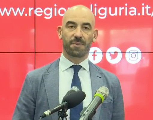 Coronavirus, Bassetti fa il punto sullo stato dell'epidemia: &quot;Basta terrorismo, dal 4 maggio non sono aumentati né i contagi né i ricoveri&quot;